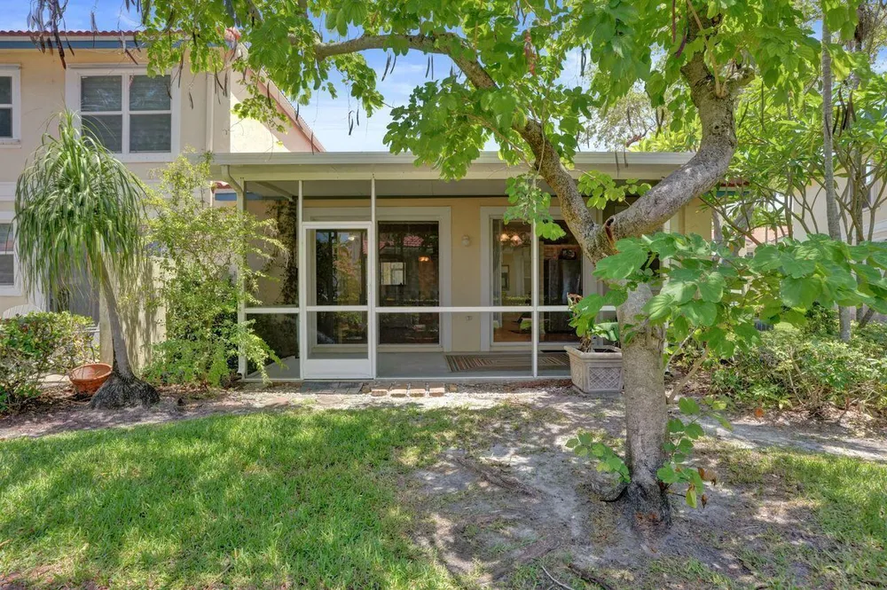 11646 NW 47th Dr, Coral Springs, FL 33076