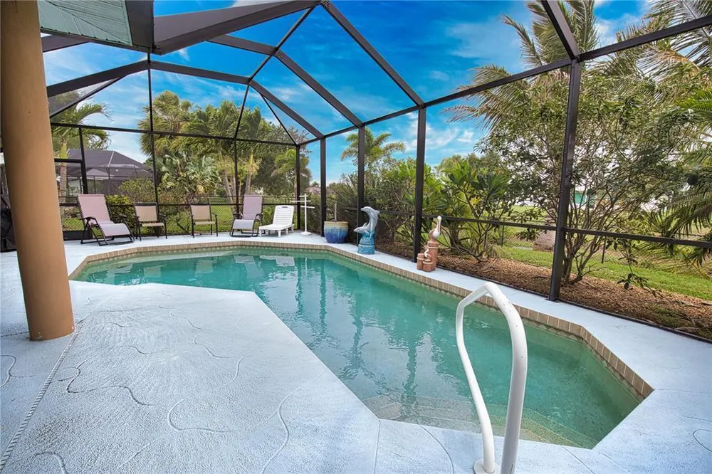 138 Broadmoor Ln, Rotonda, FL 33947