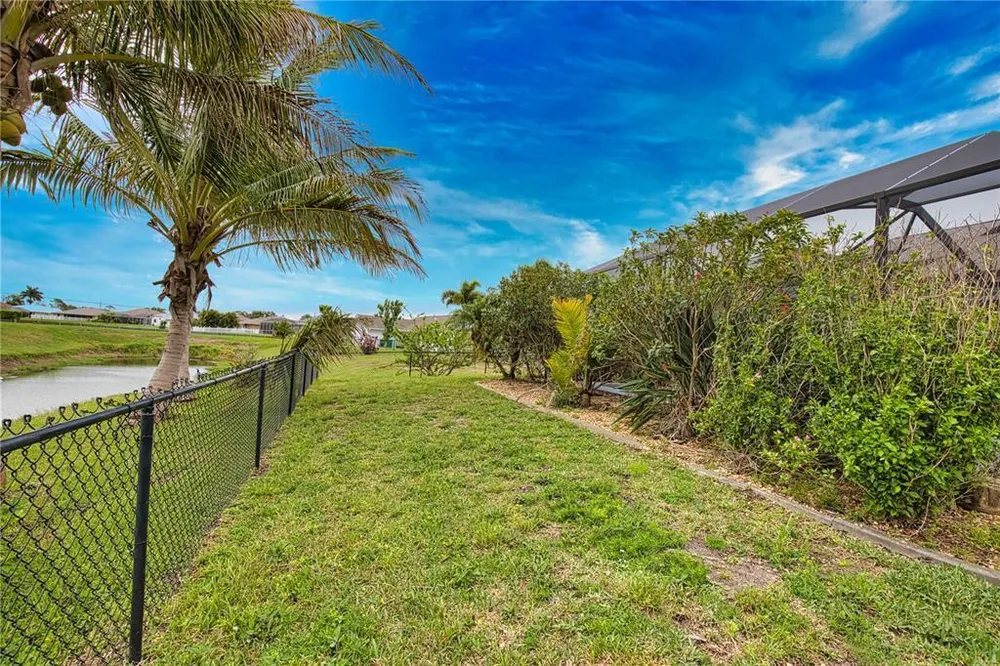 138 Broadmoor Ln, Rotonda, FL 33947