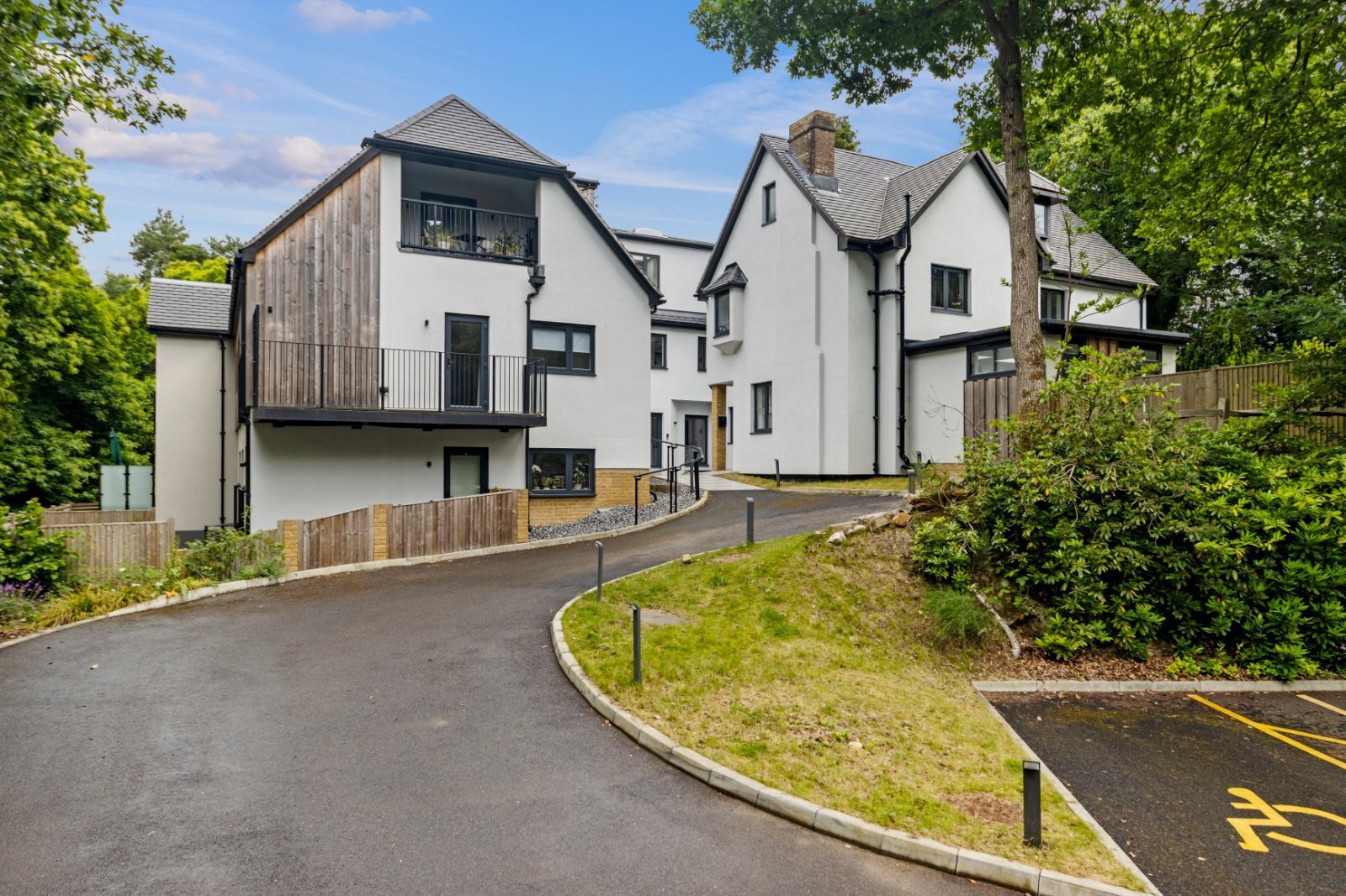 Tonbridge Road, Pembury, Tunbridge Wells, Kent, TN2 Image 1
