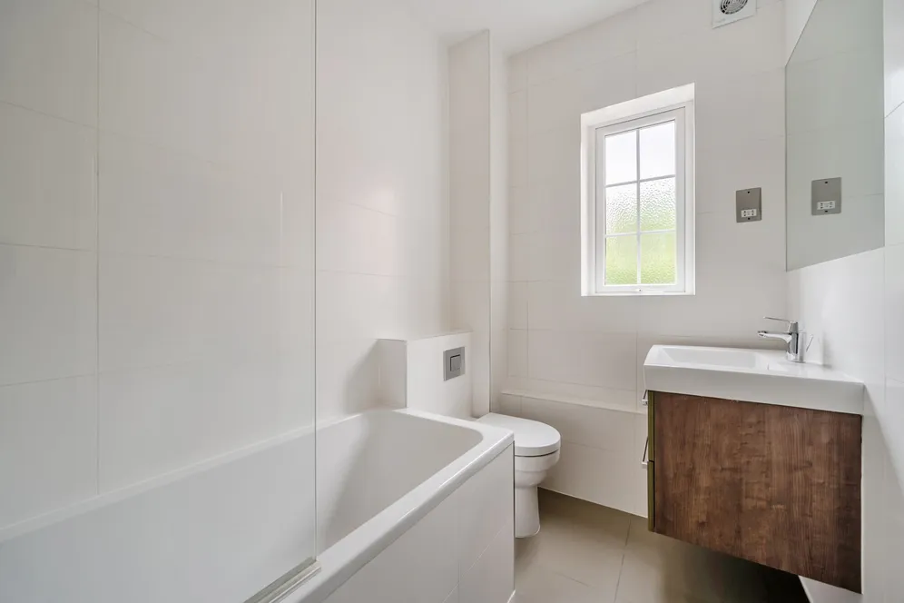 Bulstrode Court, Gerrards Cross, SL9 photo 8