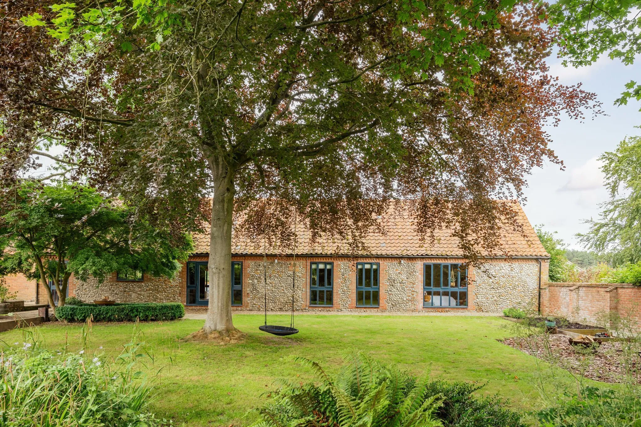 Converted Single-Storey Barn In Edgefield With Countryside Views