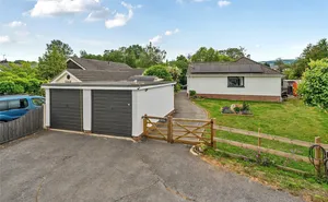Avenue Road, Bovey Tracey, Newton Abbot, Devon, TQ13 photo