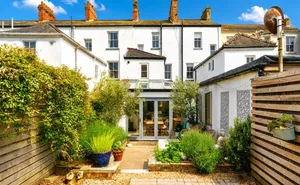 Cambridge Terrace, Salcombe Road, Sidmouth, Devon, EX10 photo