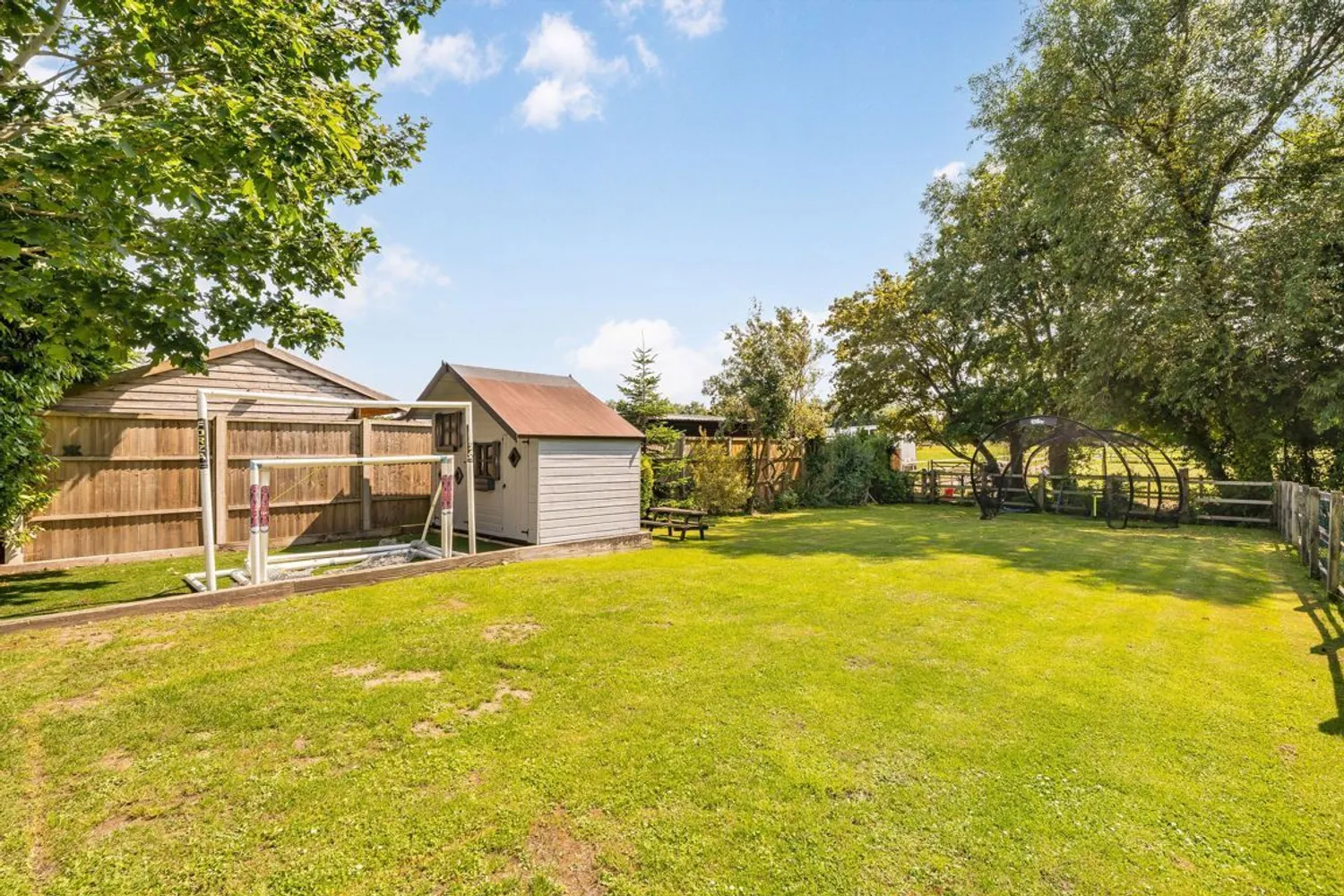 Moor Lane, Staines-Upon-Thames, TW19 photo 8