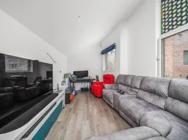 Edgewood Mews, London thumb 3