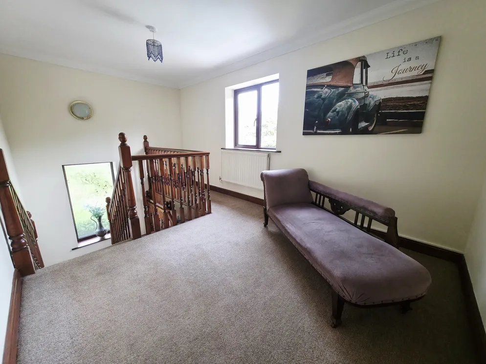 Property carousel item 10