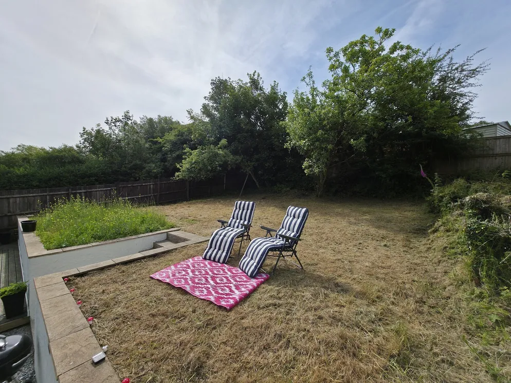 Property carousel item 28