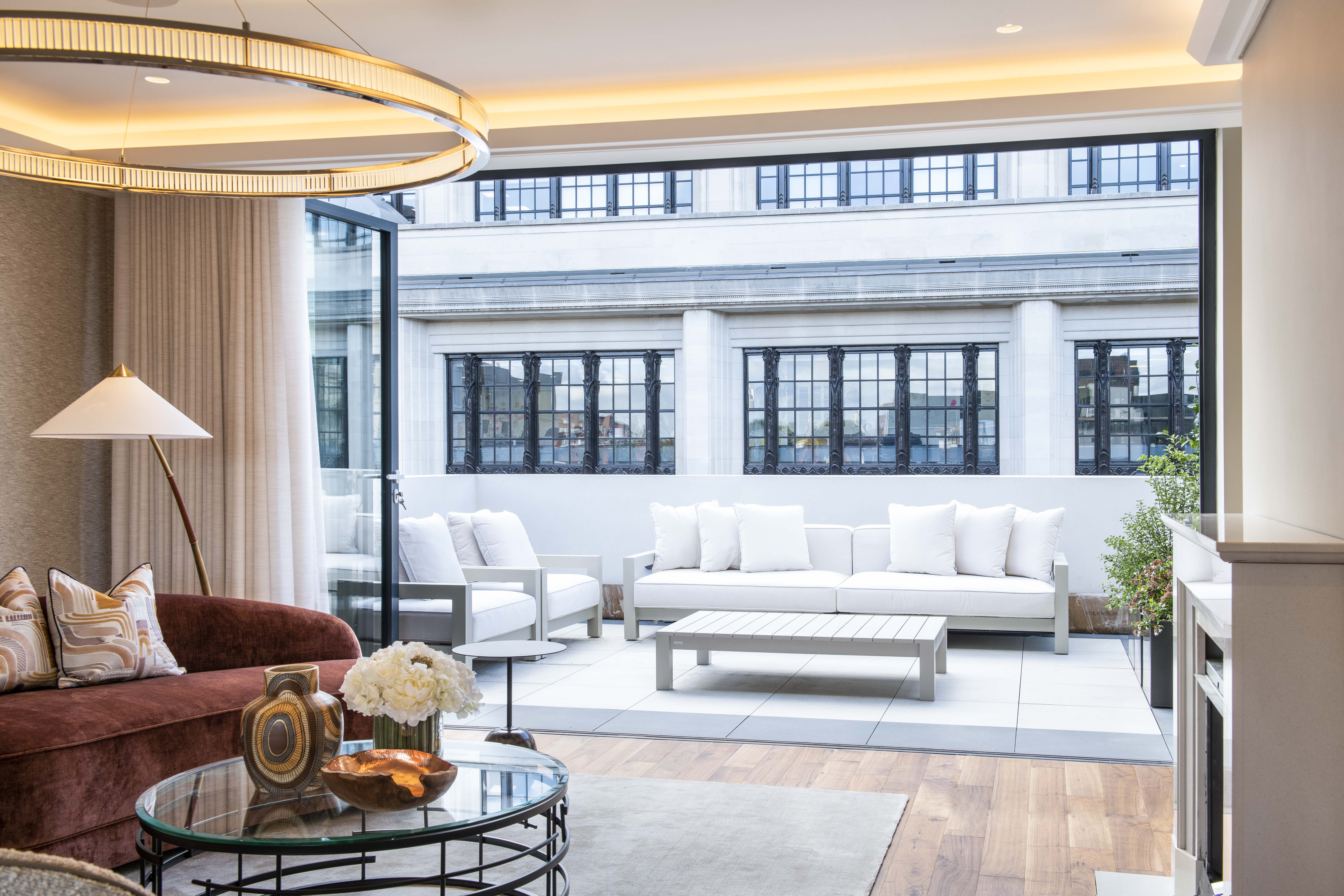 Exceptional Three-Bedroom Duplex Penthouse with Private Roof Garden Image 8