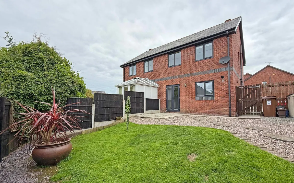 Maes Meddyg, Caernarfon, Gwynedd, LL55