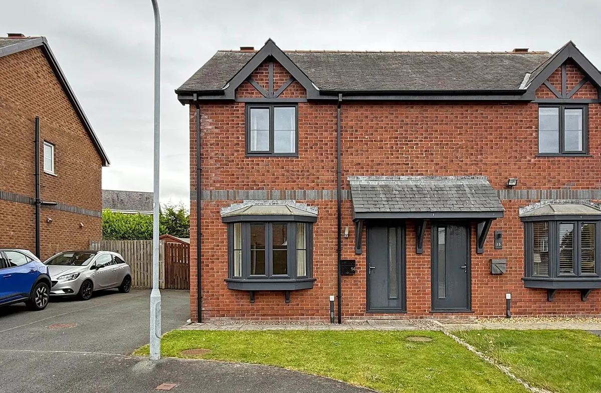 Maes Meddyg, Caernarfon, Gwynedd, LL55