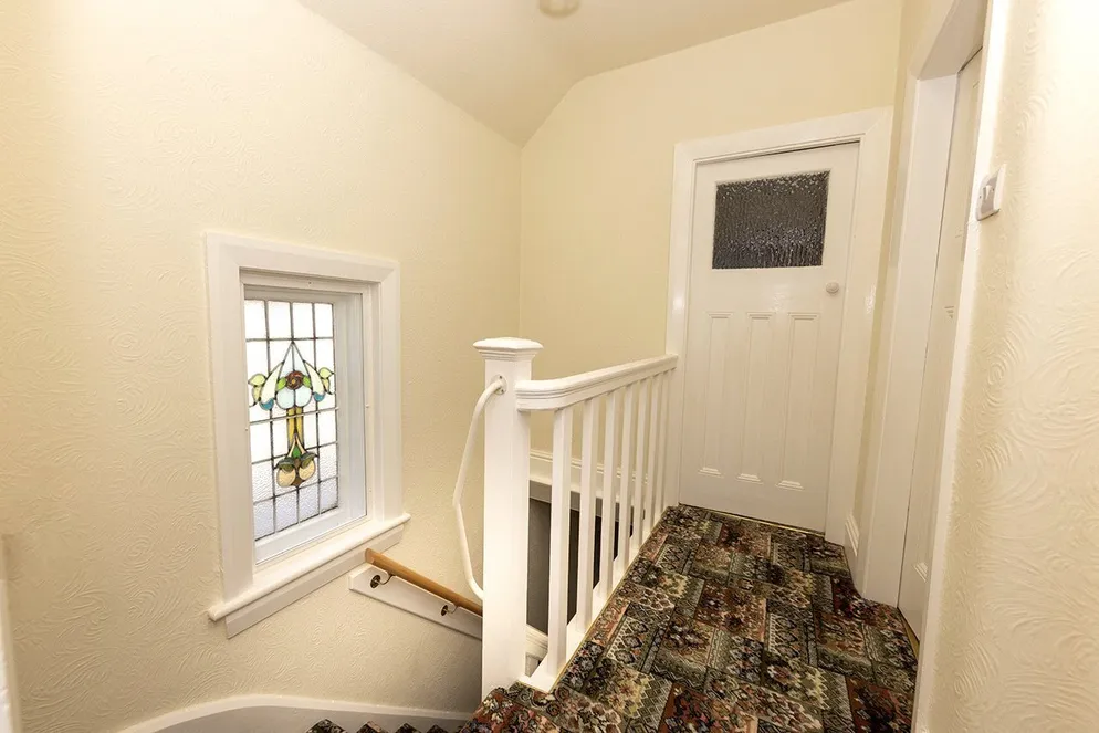 Property carousel item 12