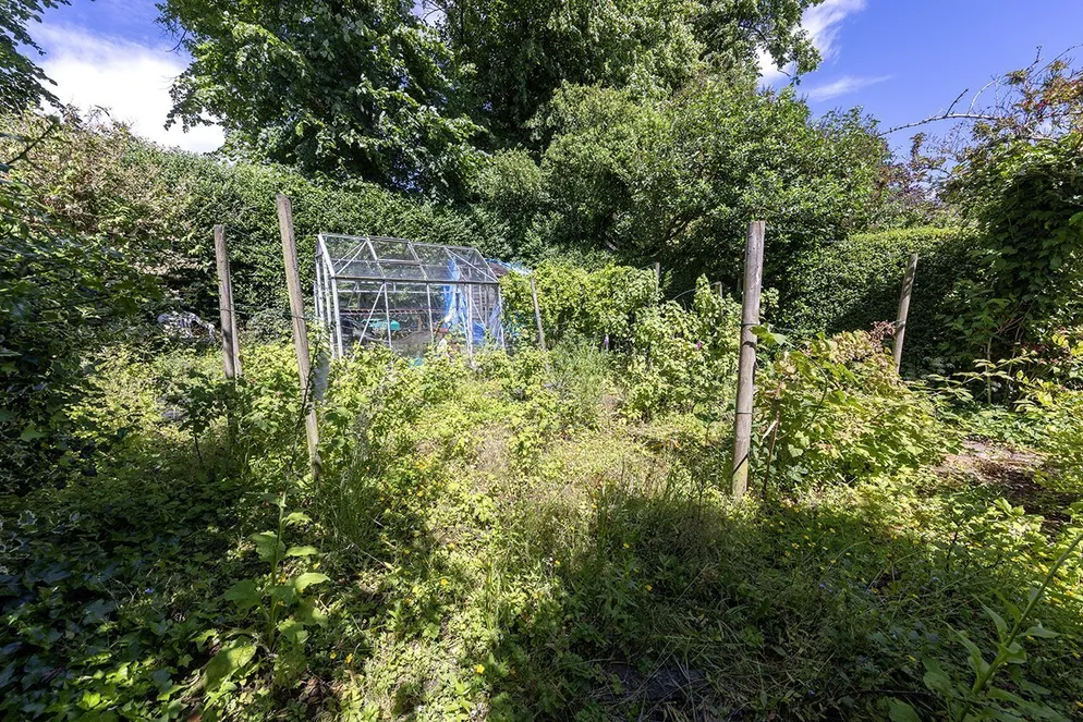 Property carousel item 24