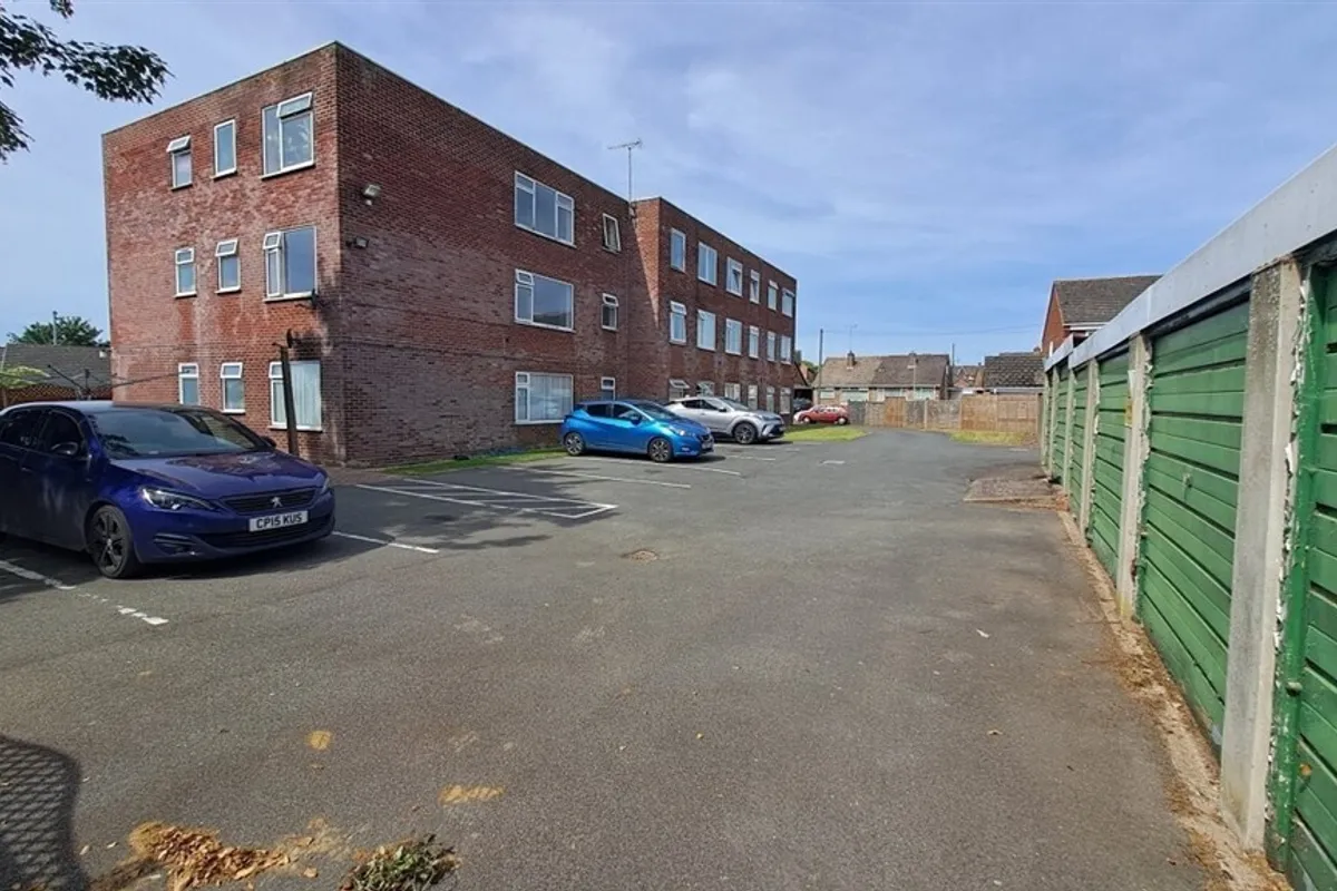 Farm Road, BURTON-ON-TRENT
