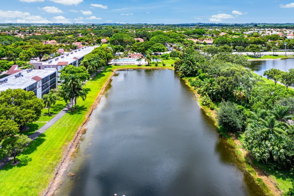 7301 Amberly Ln, Delray Beach, FL 33446