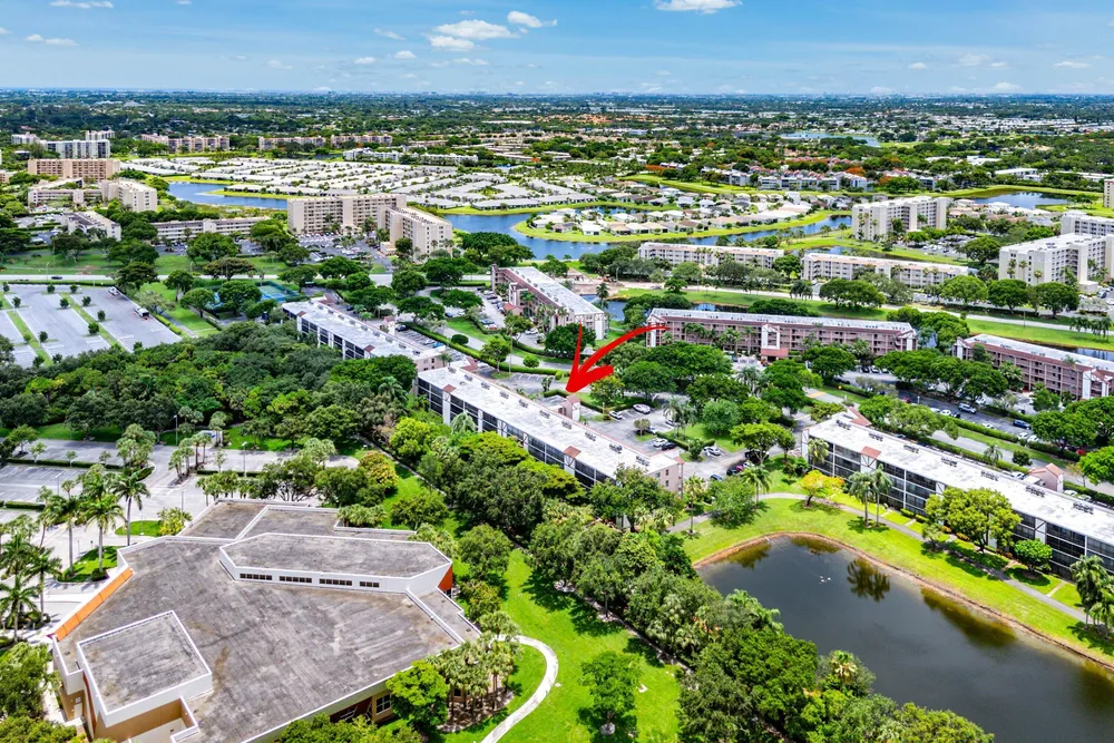 7301 Amberly Ln, Delray Beach, FL 33446