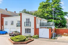 Hay Drive, Mitcham
