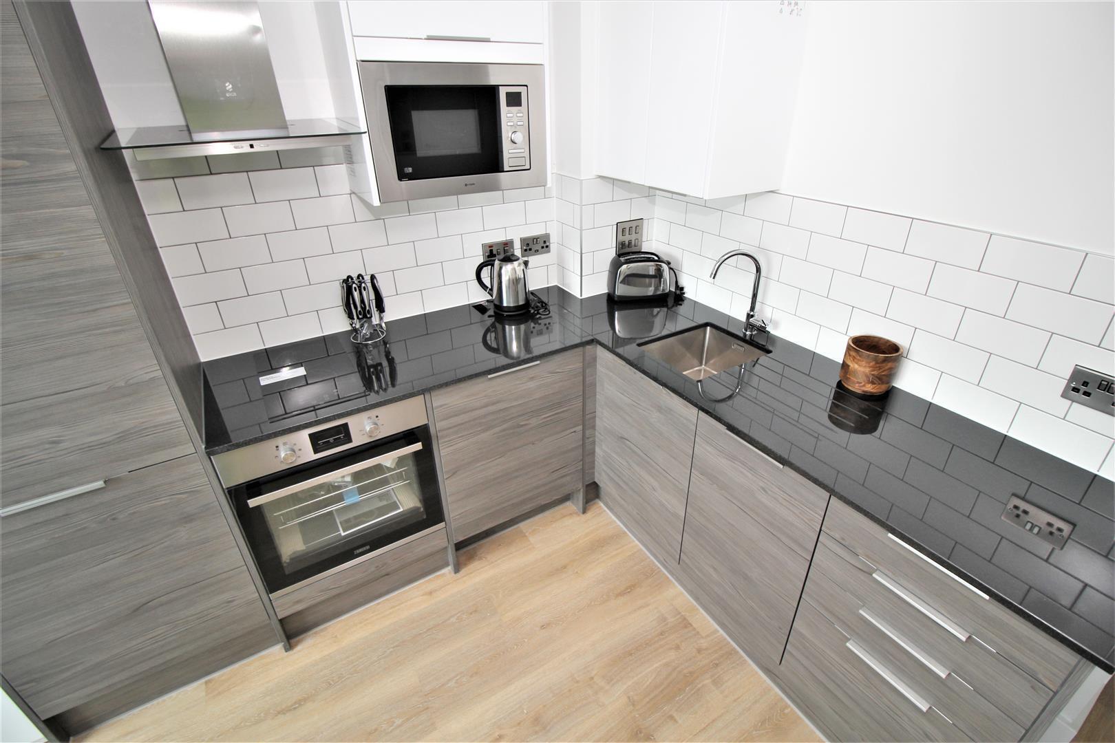 London Road, Town Centre Image 12
