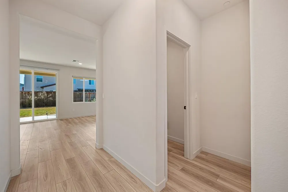 412 Fallen Leaf St, West Sacramento, CA 95605
