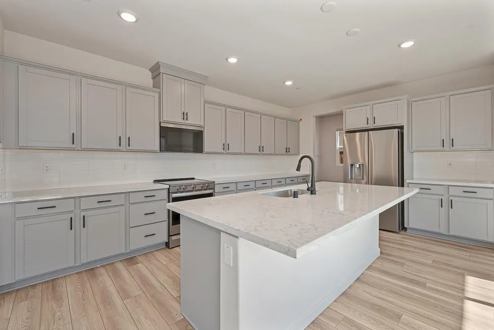 412 Fallen Leaf St, West Sacramento, CA 95605
