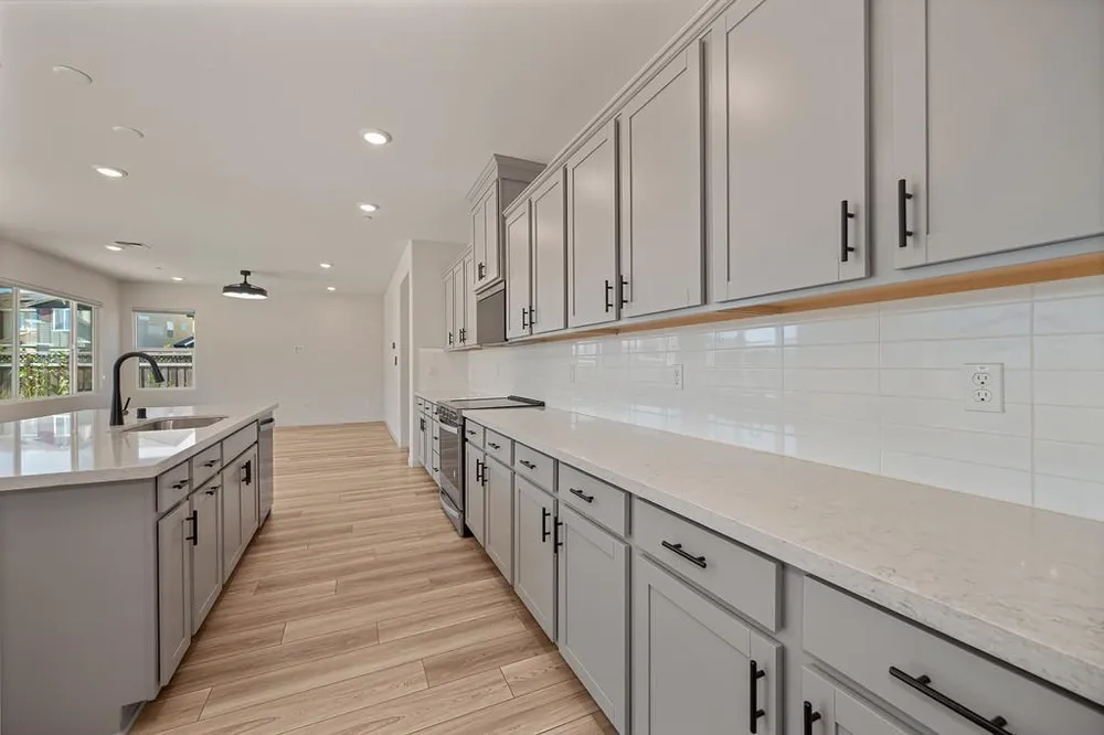 412 Fallen Leaf St, West Sacramento, CA 95605