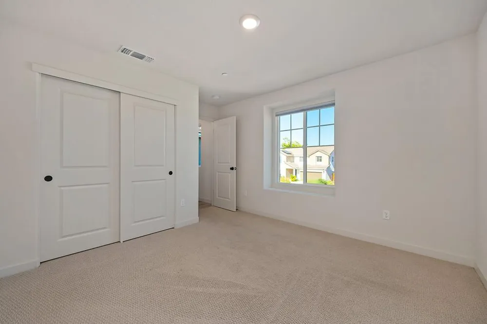 412 Fallen Leaf St, West Sacramento, CA 95605