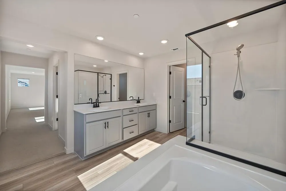 412 Fallen Leaf St, West Sacramento, CA 95605