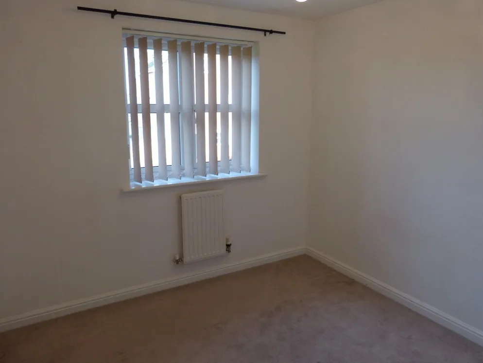 Property carousel item 4