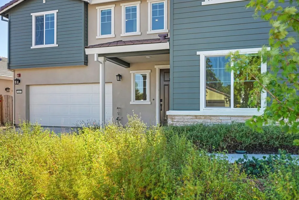 412 Fallen Leaf St, West Sacramento, CA 95605