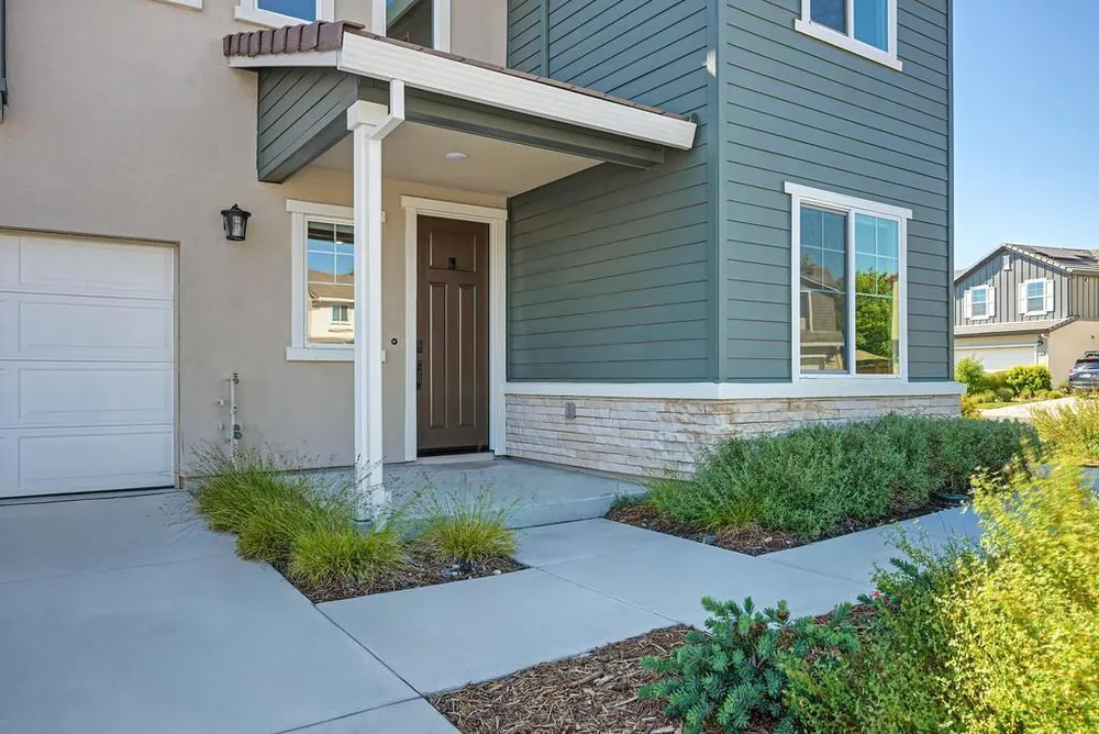 412 Fallen Leaf St, West Sacramento, CA 95605