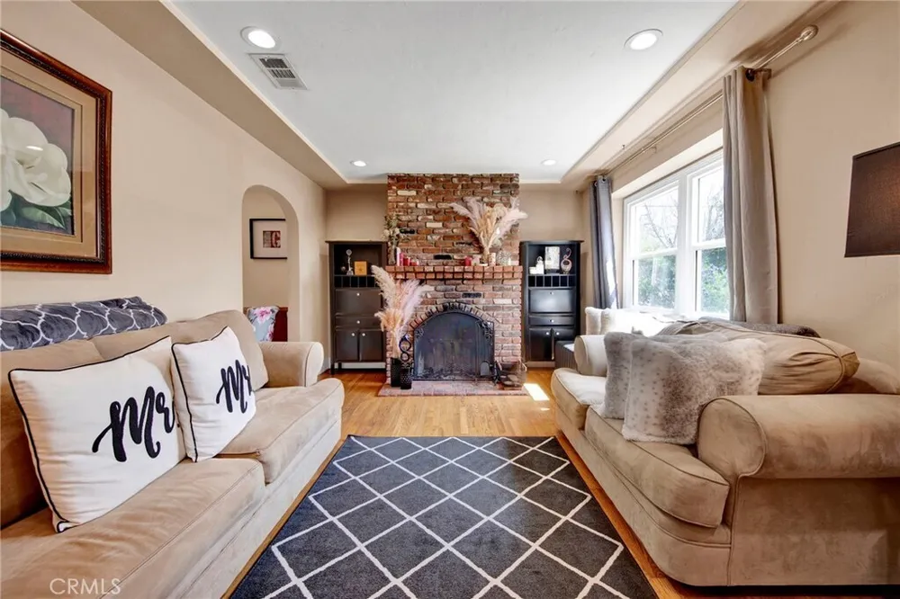 269 N Alta Vista Ave, Monrovia, CA 91016