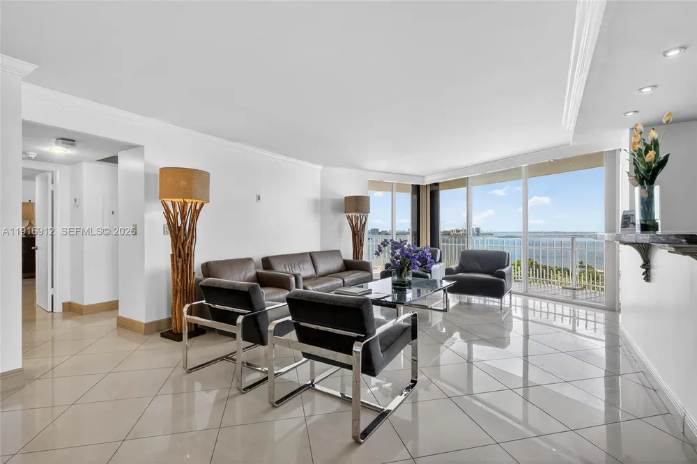 4000 TOWERSIDE TER, Miami, FL 33138