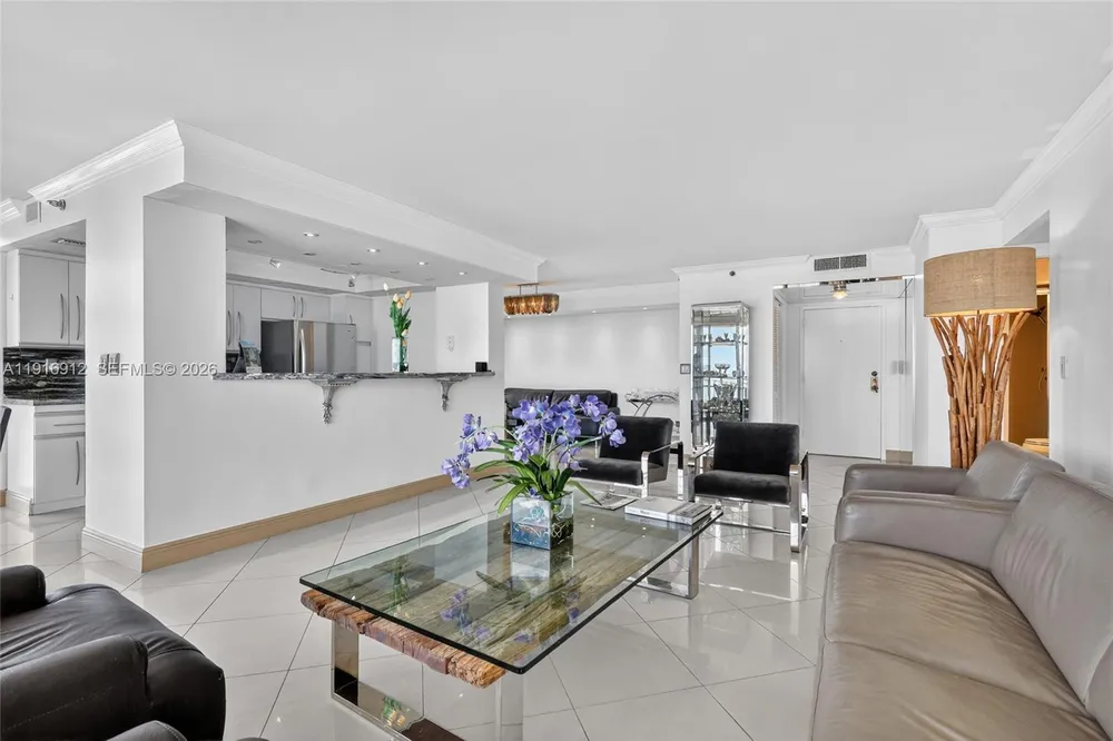 4000 TOWERSIDE TER, Miami, FL 33138