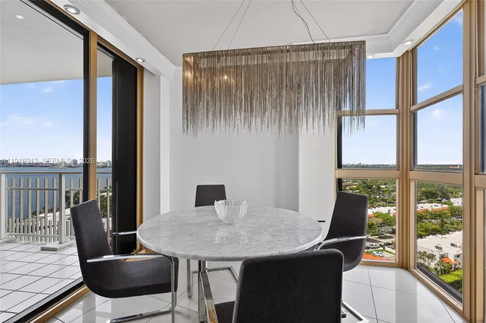 4000 TOWERSIDE TER, Miami, FL 33138