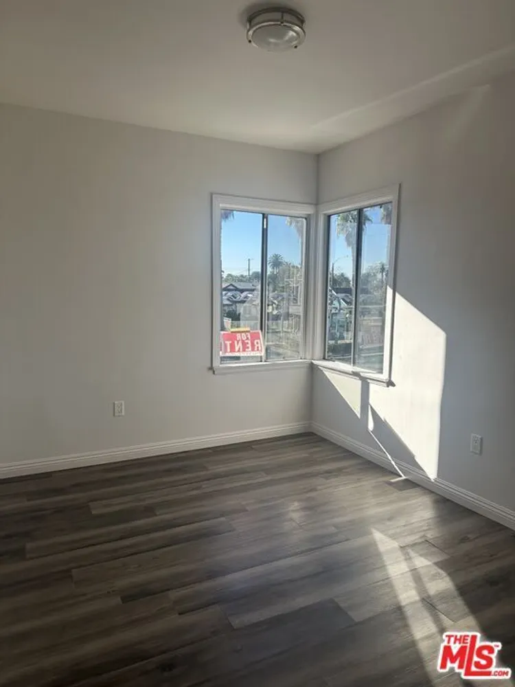 1613 Exposition Blvd, South Los Angeles, CA 90018-4453