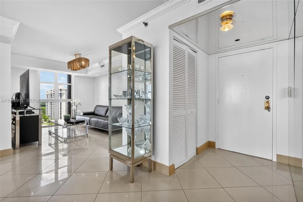 4000 TOWERSIDE TER, Miami, FL 33138
