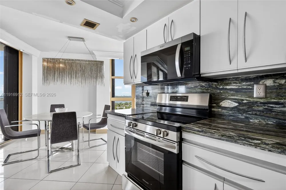 4000 TOWERSIDE TER, Miami, FL 33138