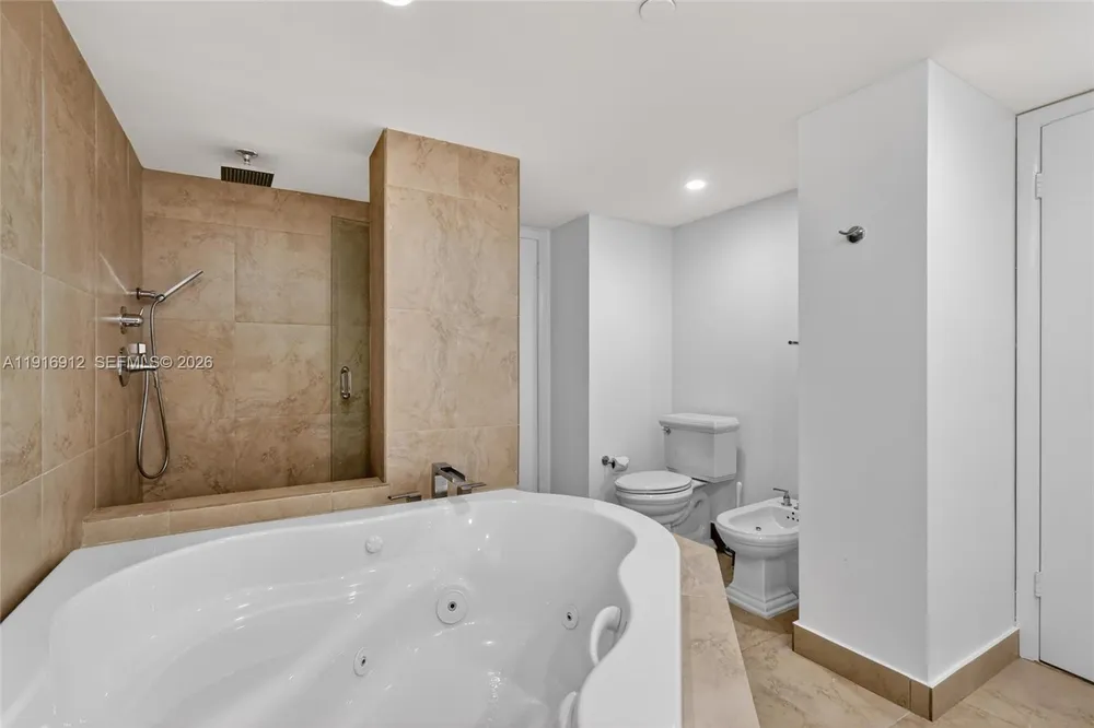 4000 TOWERSIDE TER, Miami, FL 33138