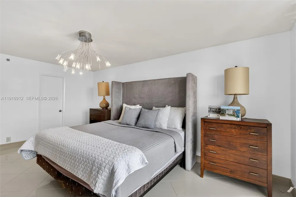 4000 TOWERSIDE TER, Miami, FL 33138