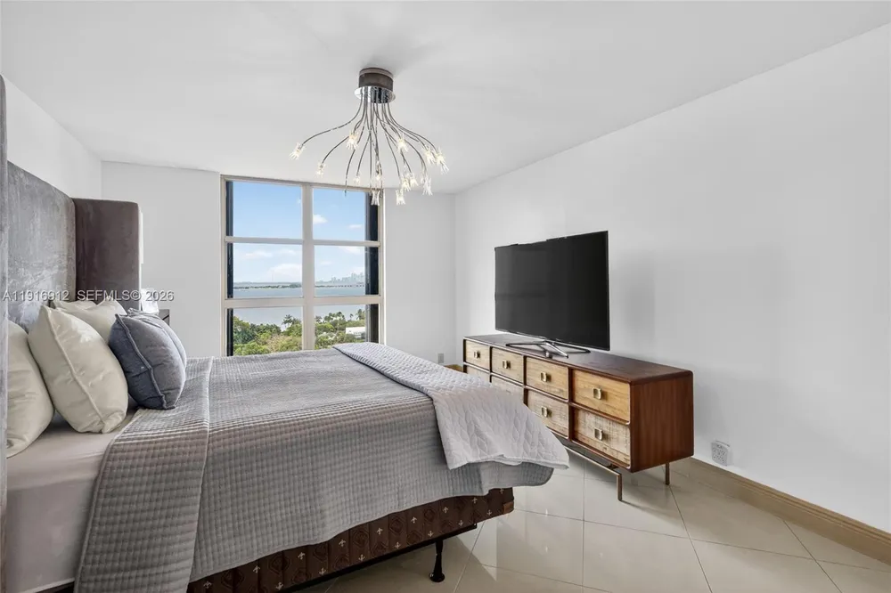4000 TOWERSIDE TER, Miami, FL 33138