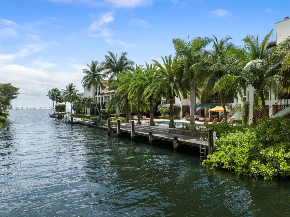 3305 S Moorings Way, Miami, FL 33133