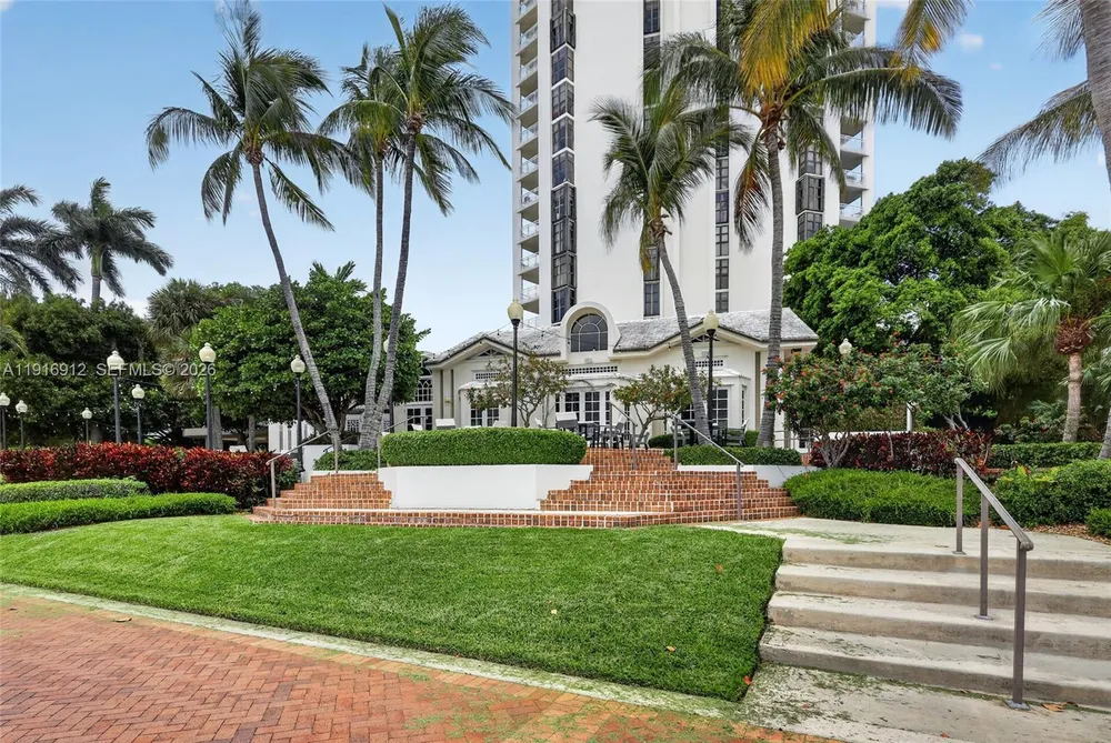 4000 TOWERSIDE TER, Miami, FL 33138