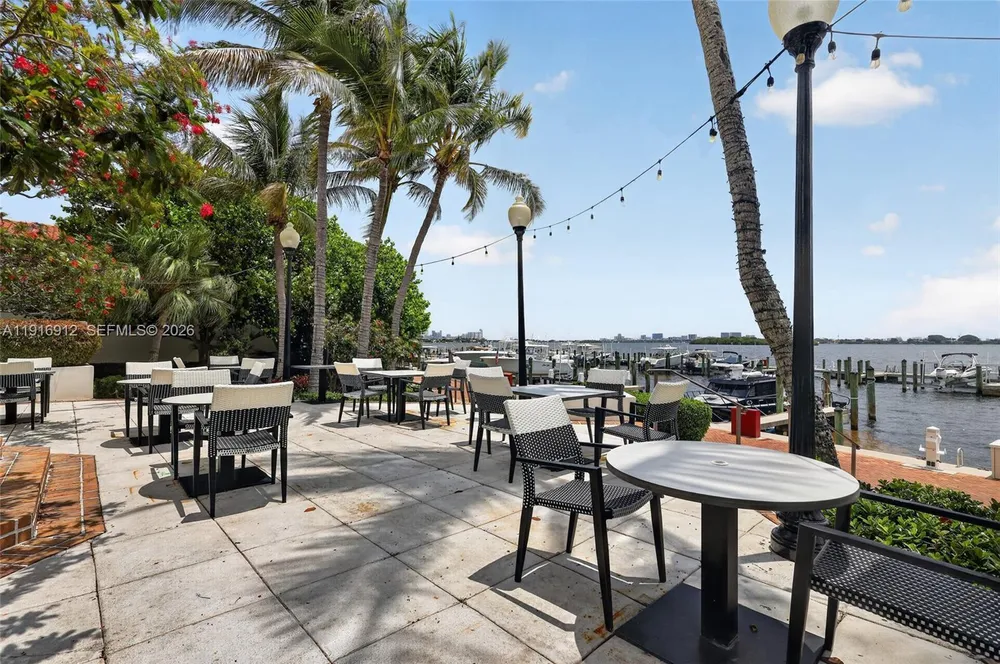 4000 TOWERSIDE TER, Miami, FL 33138