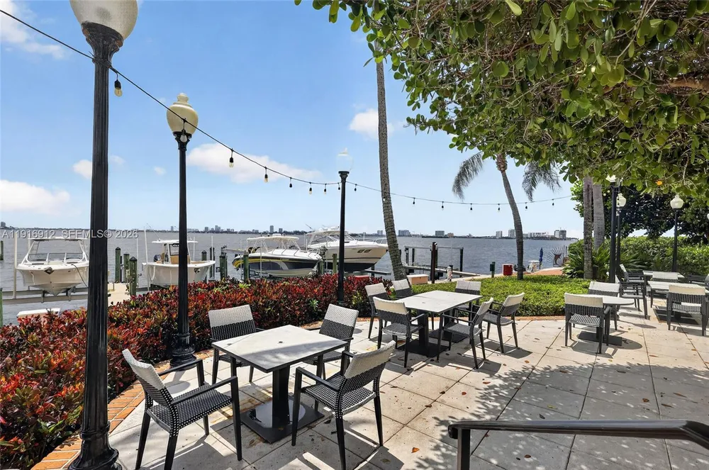 4000 TOWERSIDE TER, Miami, FL 33138