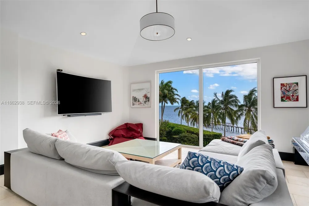 3305 S Moorings Way, Miami, FL 33133