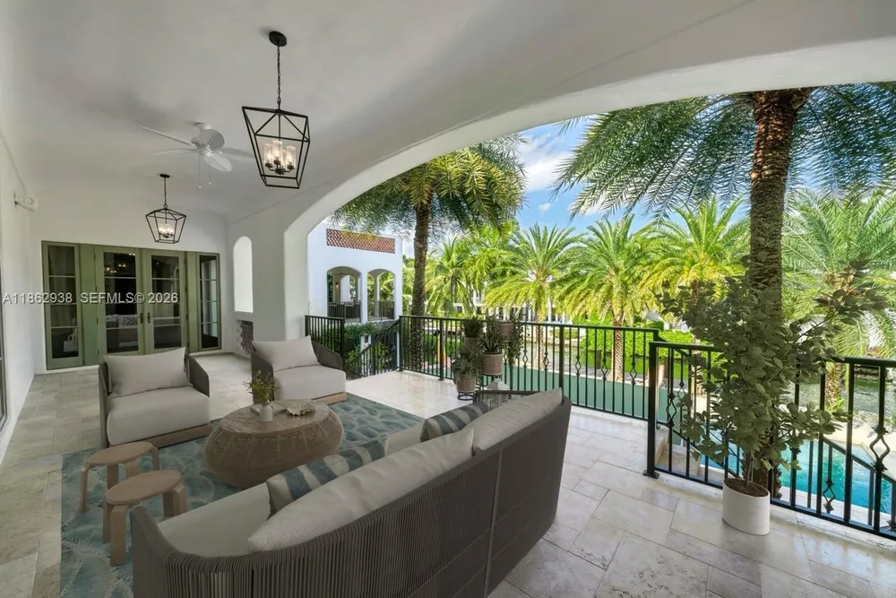 3305 S Moorings Way, Miami, FL 33133