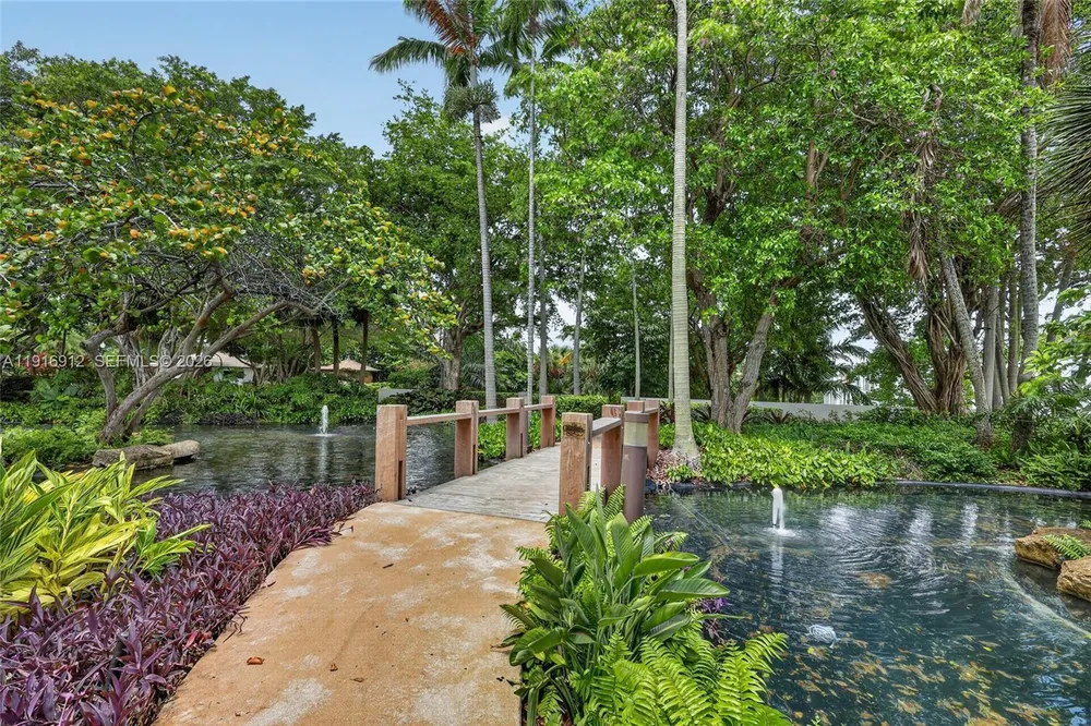 4000 TOWERSIDE TER, Miami, FL 33138