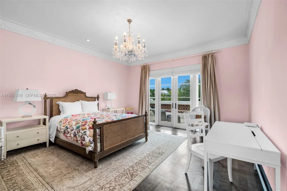 3305 S Moorings Way, Miami, FL 33133
