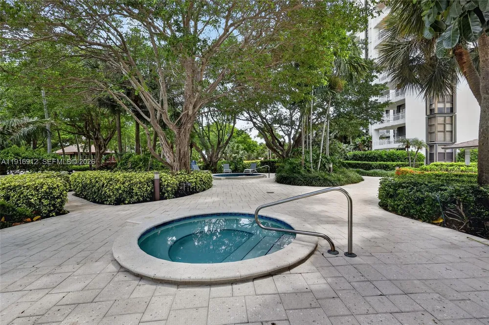 4000 TOWERSIDE TER, Miami, FL 33138