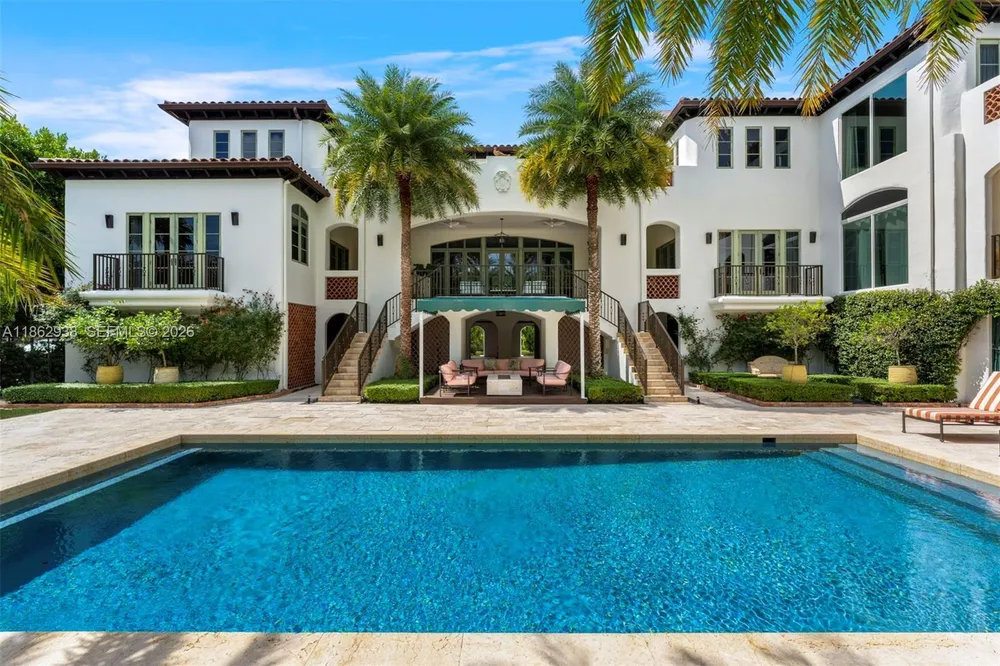 3305 S Moorings Way, Miami, FL 33133